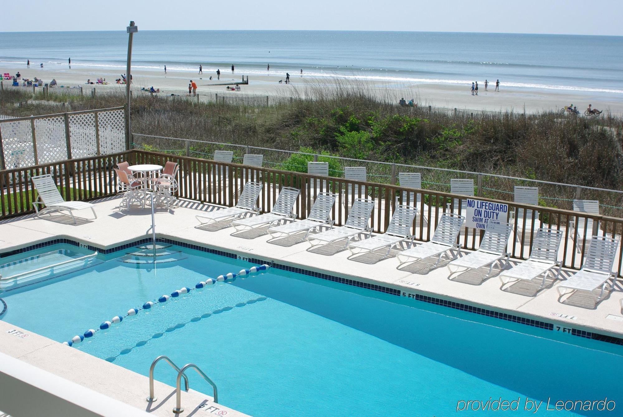 Castaway & Swim Up Bar 3*