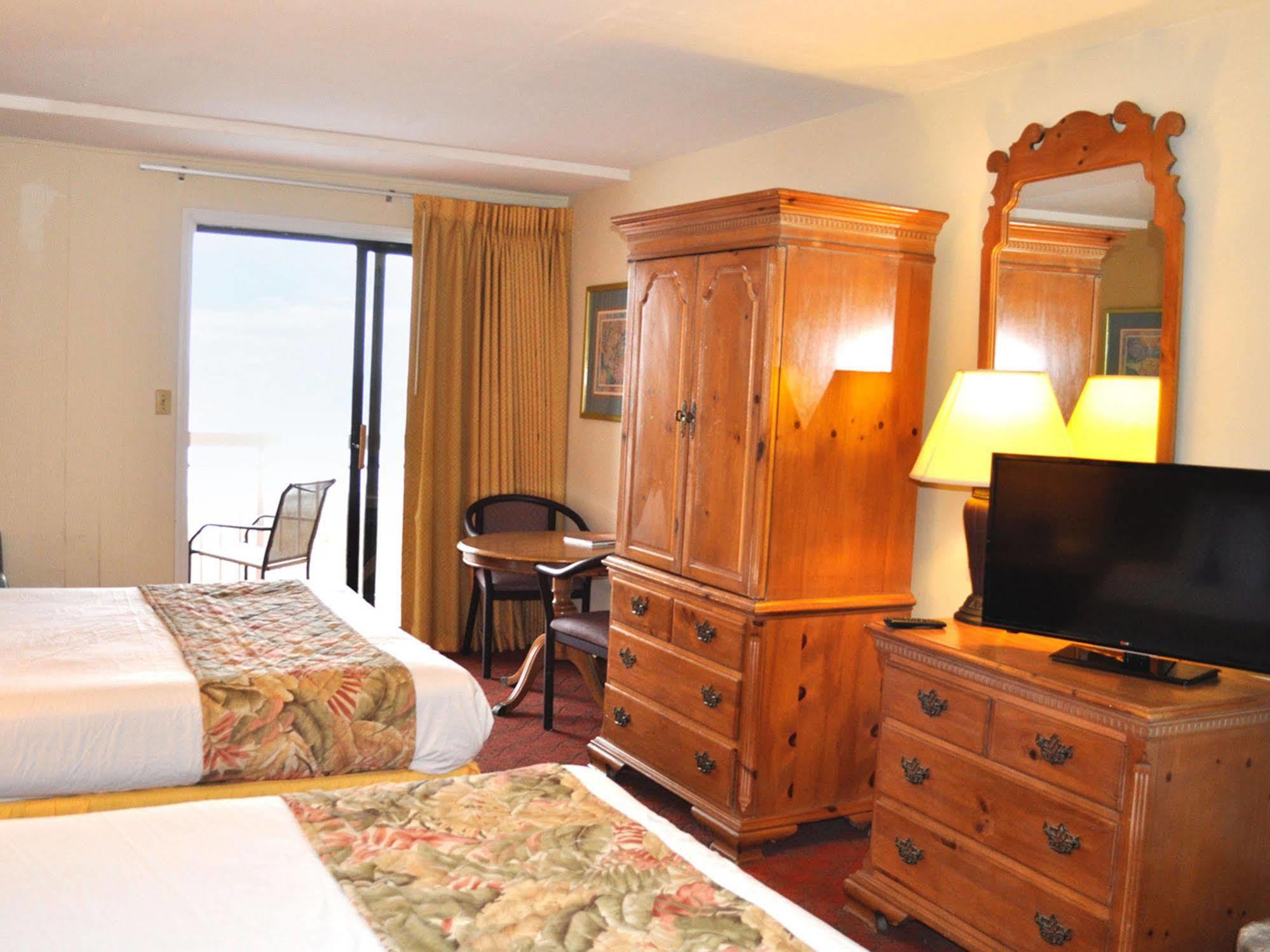 Castaway & Swim Up Bar 3*