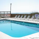Castaway Beach Inn & Swim Up Bar 